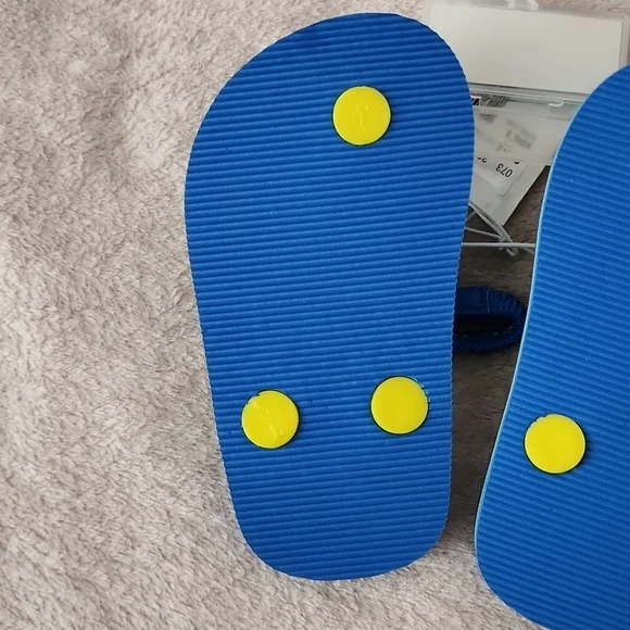 Toddler boy Baby Shark Flip Flops Brand New - Picture 8 of 10